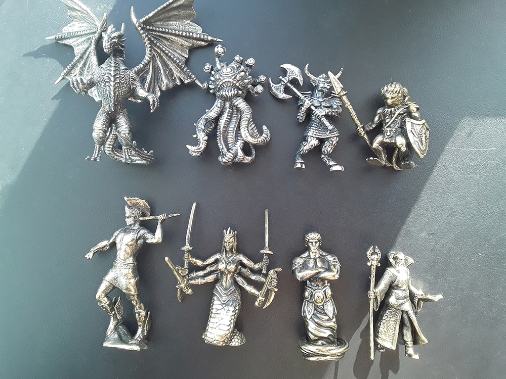 heroes chess silver minifigurines